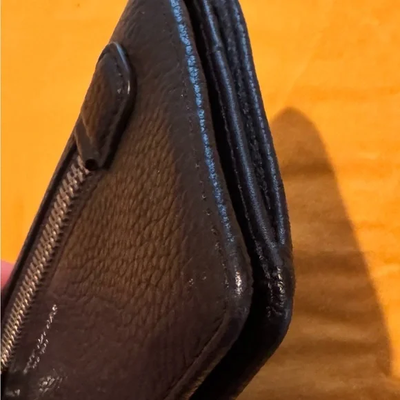 Marc Jacobs Gotham City Black Pebbled Leather Wallet - Picture 4 of 6